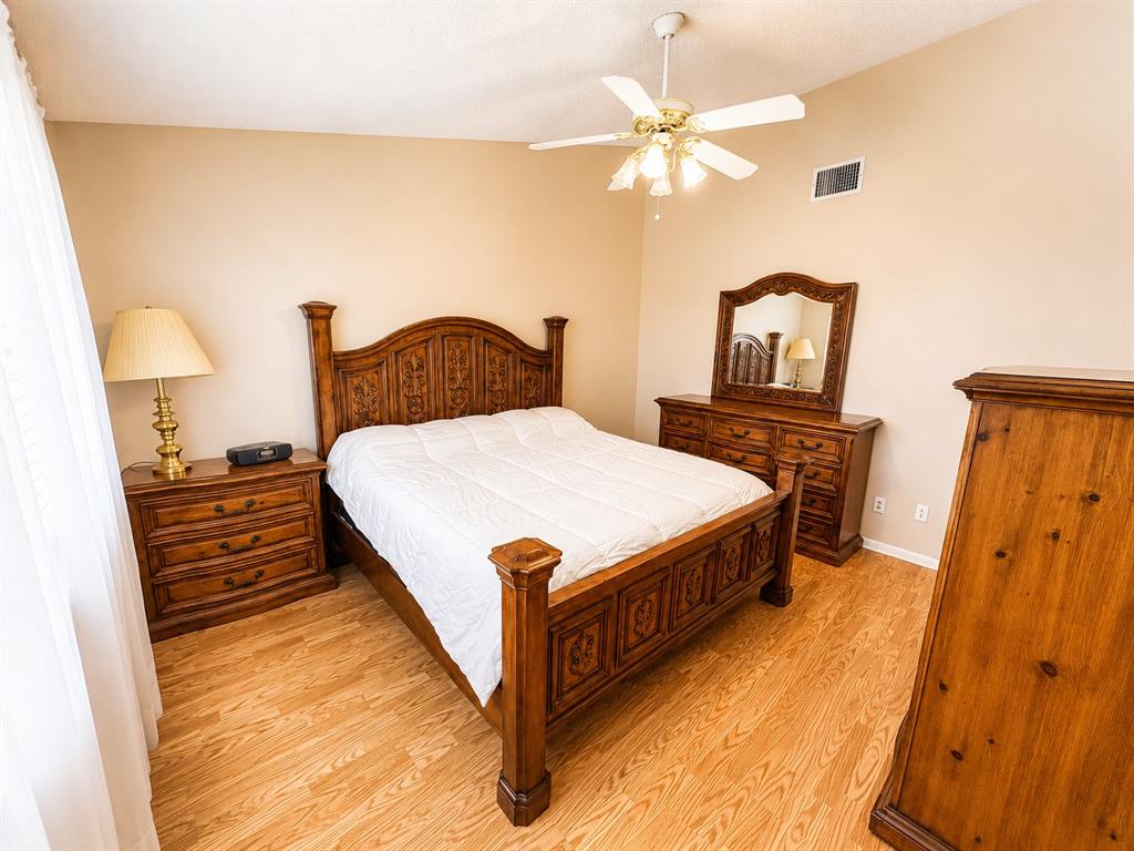 320 Crooked Lane Property Photo 8