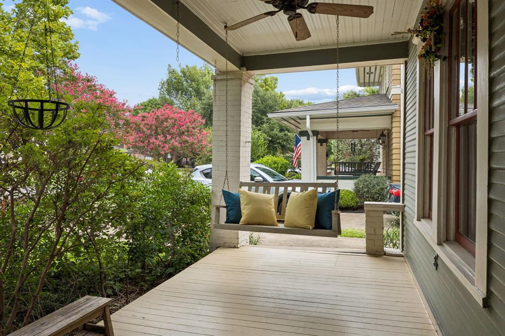 5020 Junius Street Property Photo 4