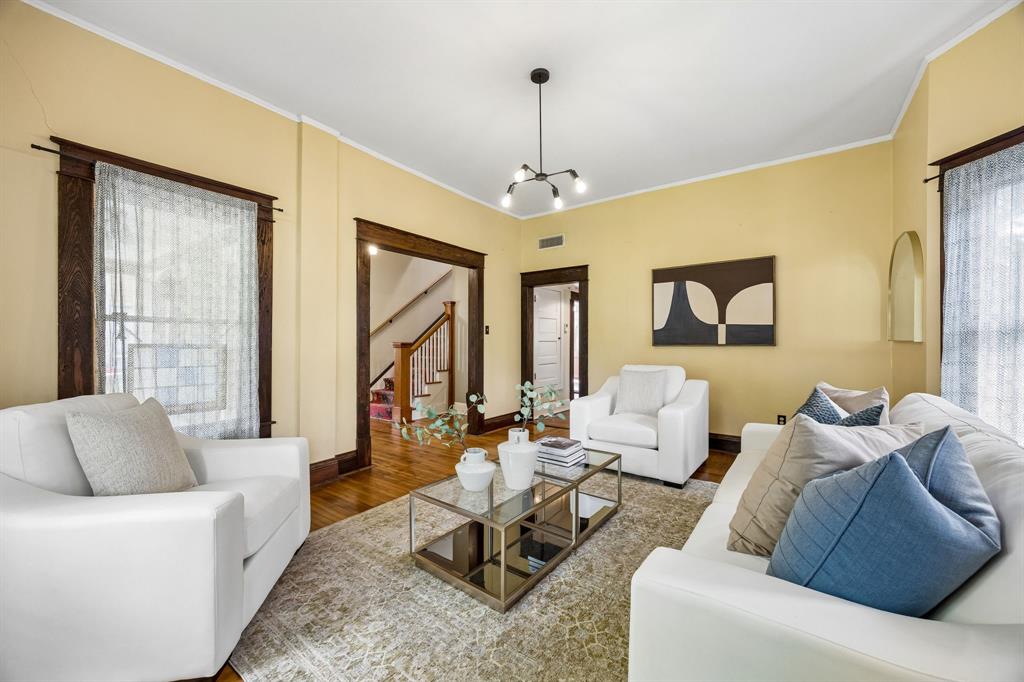 5020 Junius Street Property Photo 5