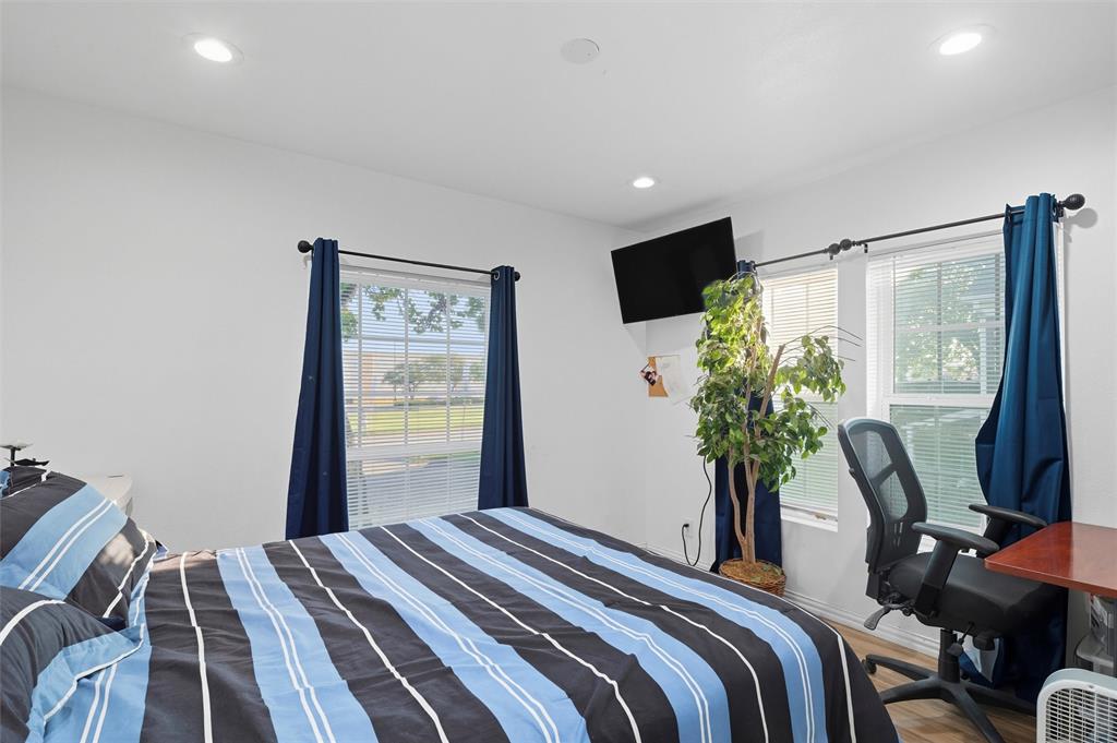 2522 W Jefferson Boulevard Property Photo 17