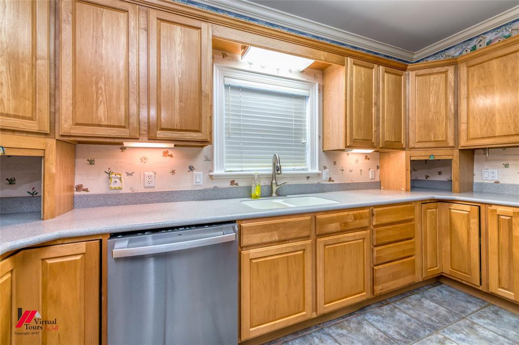 1580 Machen Drive Property Photo 16