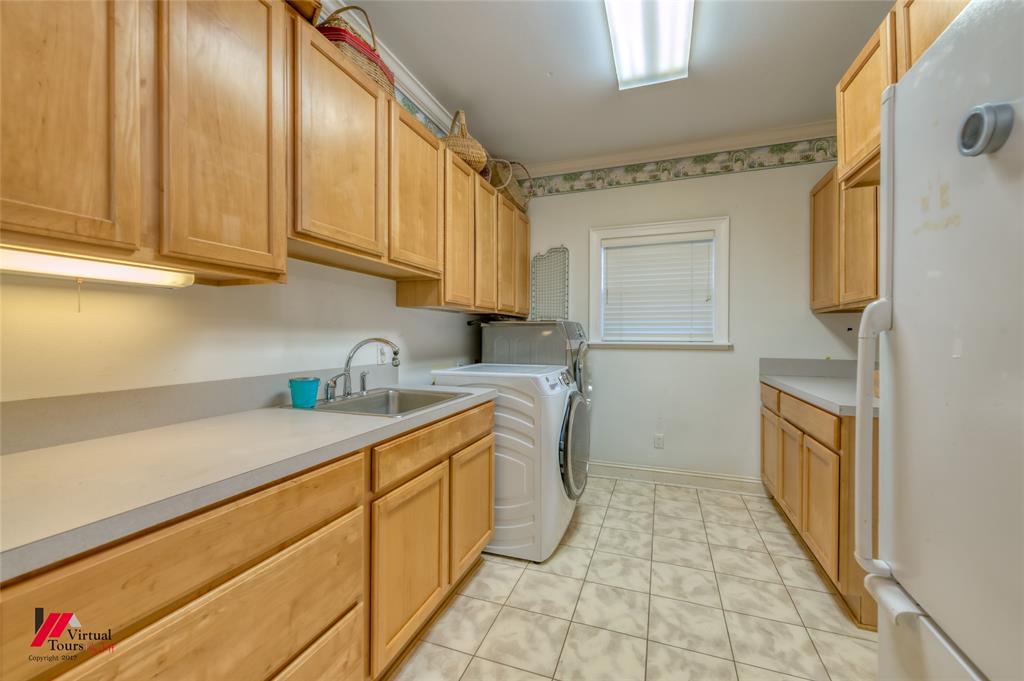 1580 Machen Drive Property Photo 19