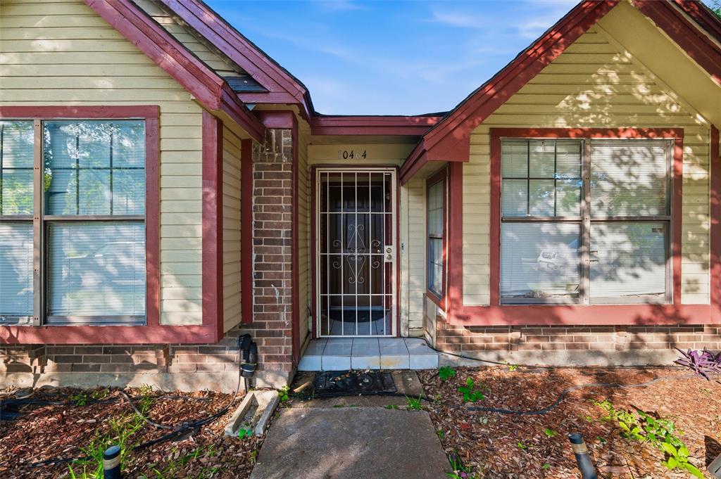 10464 Woodleaf Drive Property Photo 11