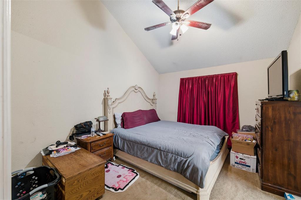 10464 Woodleaf Drive Property Photo 15
