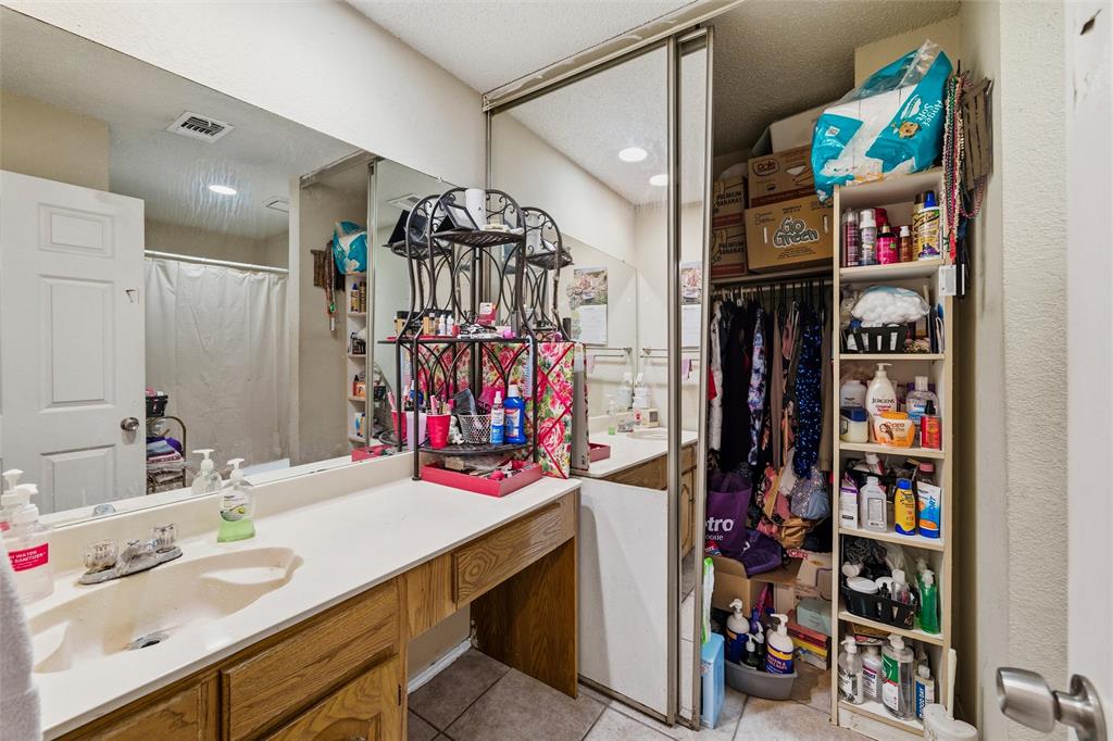 10464 Woodleaf Drive Property Photo 18