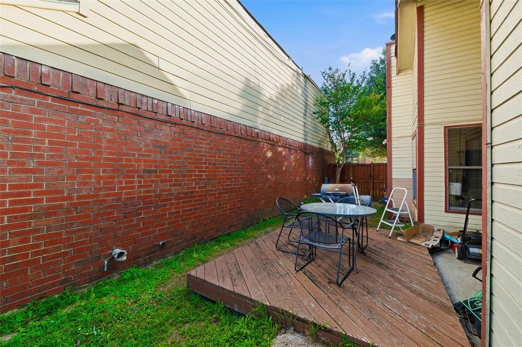 10464 Woodleaf Drive Property Photo 22