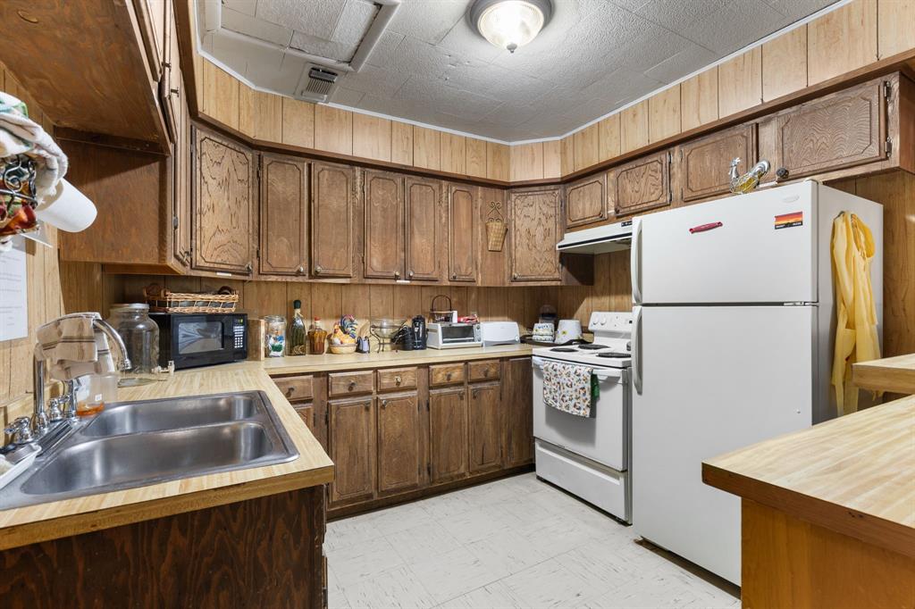 4908 State Highway 16 Property Photo 15