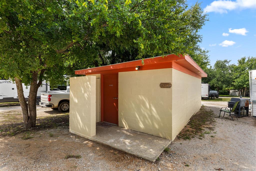 4908 State Highway 16 Property Photo 19