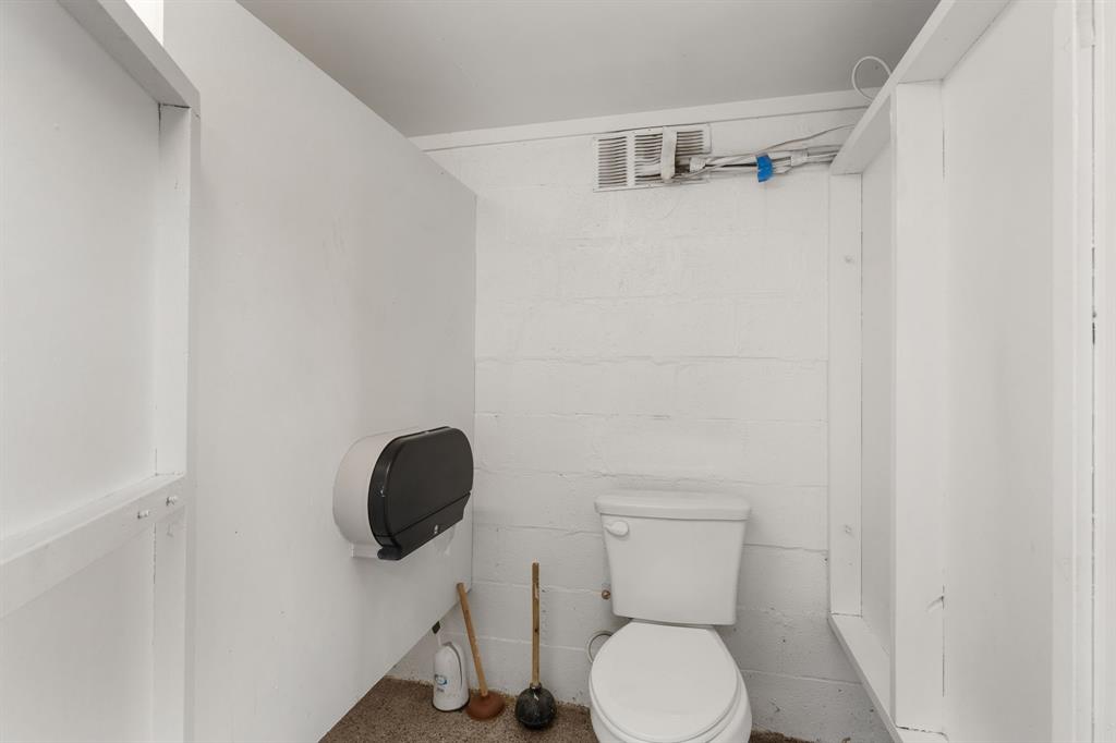 4908 State Highway 16 Property Photo 21