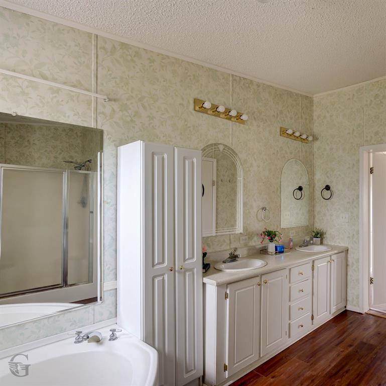6935 Rosewood Oak Drive Property Photo 15