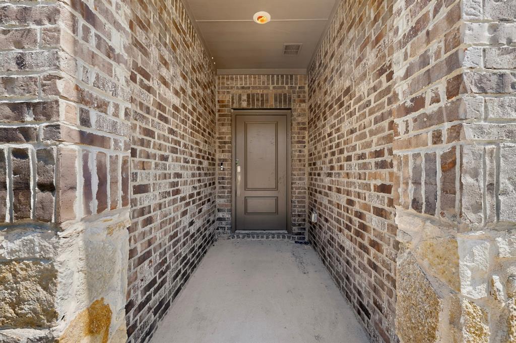 430 Forestridge Drive Property Photo 6