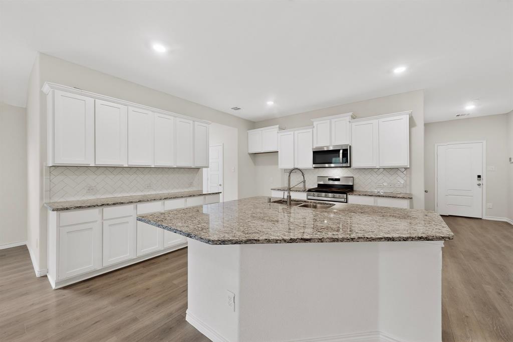 430 Forestridge Drive Property Photo 11