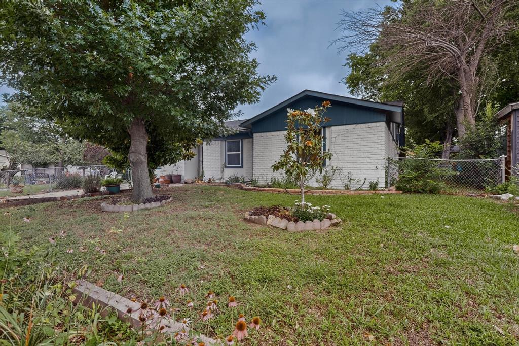 12207 Queen Drive Property Photo 3