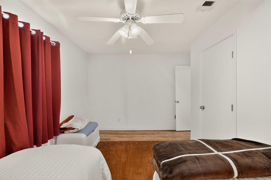 12207 Queen Drive Property Photo 28