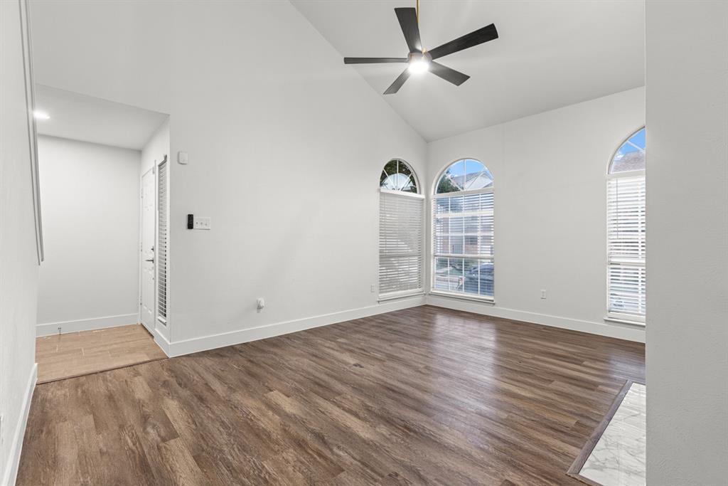 13207 Woodbend Lane Property Photo 4