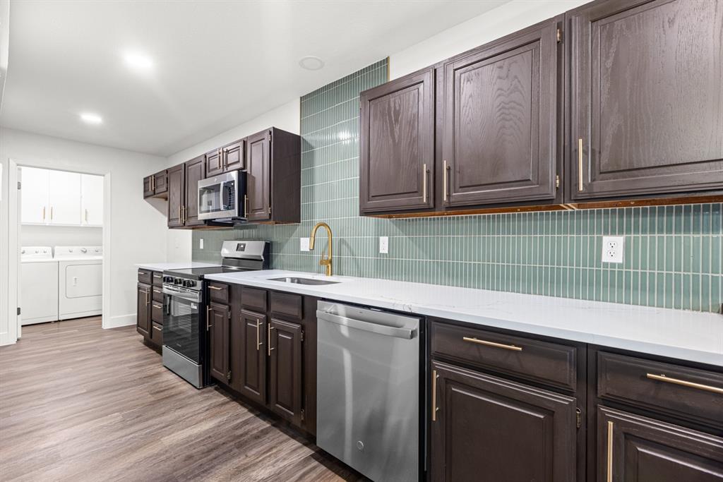 13207 Woodbend Lane Property Photo 7