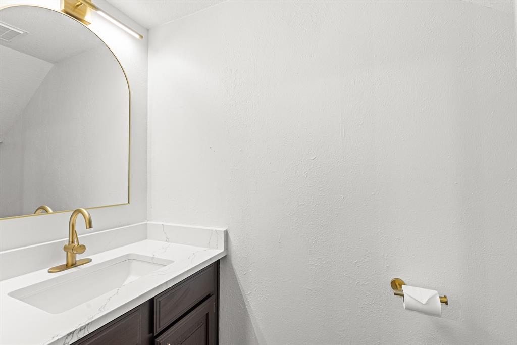 13207 Woodbend Lane Property Photo 10