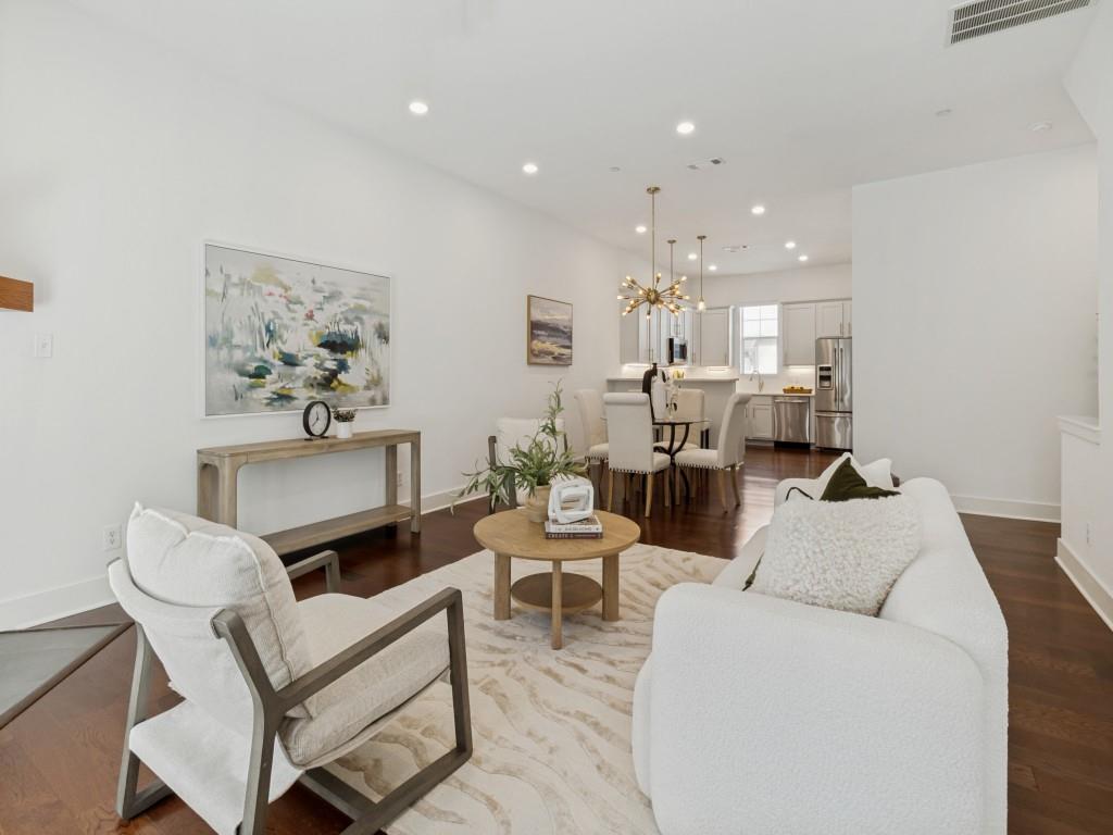 5743 Prospect Avenue 102