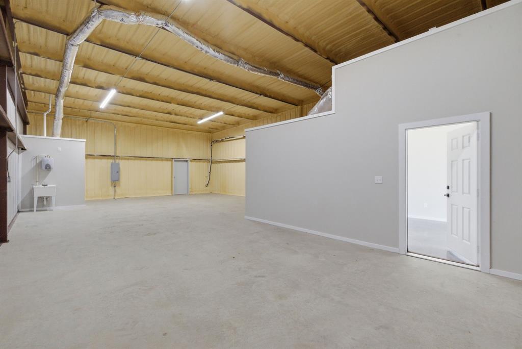 1726 N Main Property Photo 7