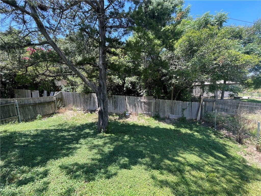 1008 Briar Drive A & B Property Photo 8