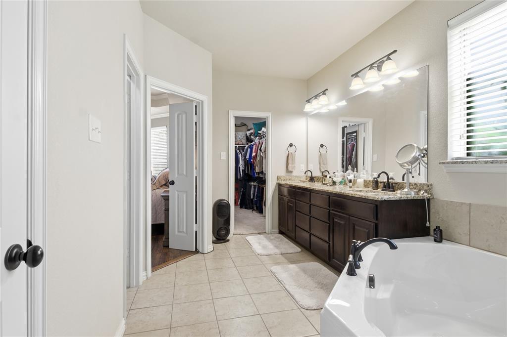 230 Double Creek Drive Property Photo 17