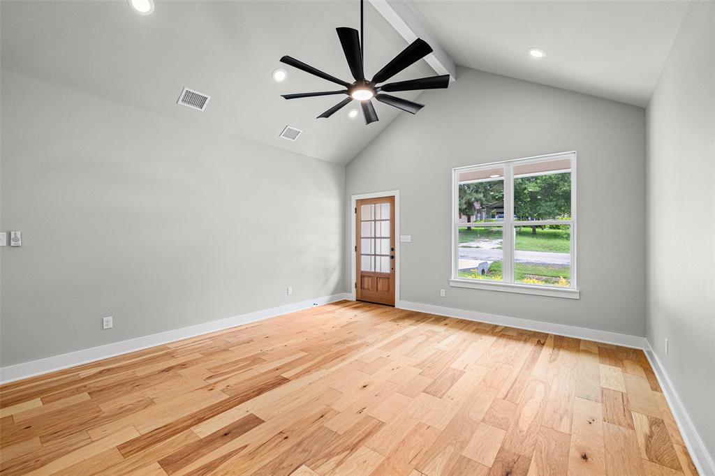 1010 Mustang Trail Property Photo 11
