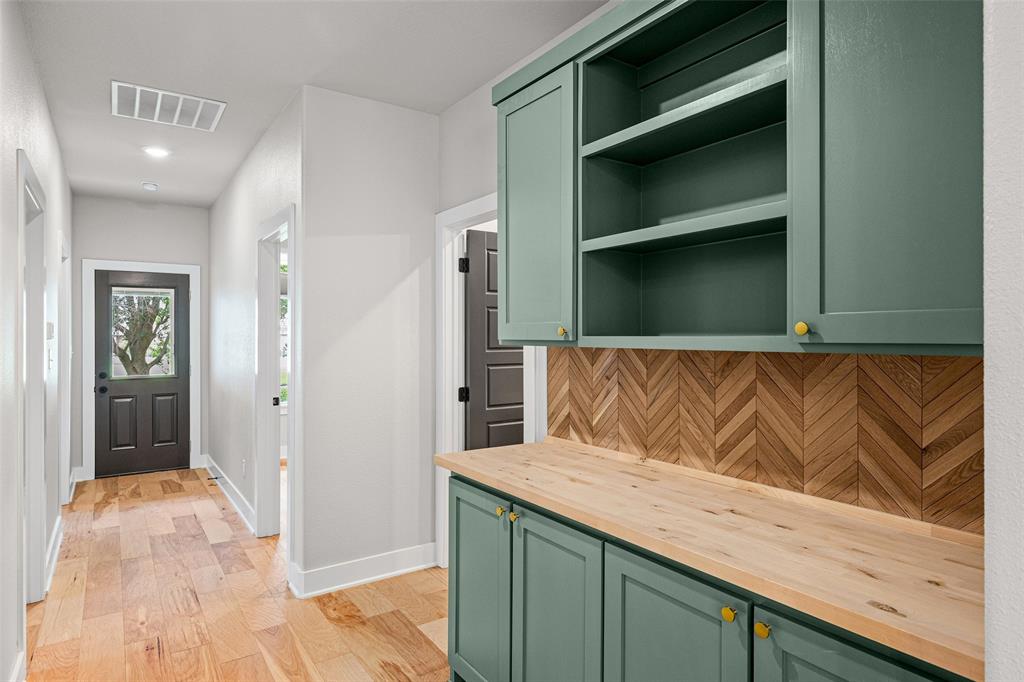 1010 Mustang Trail Property Photo 12