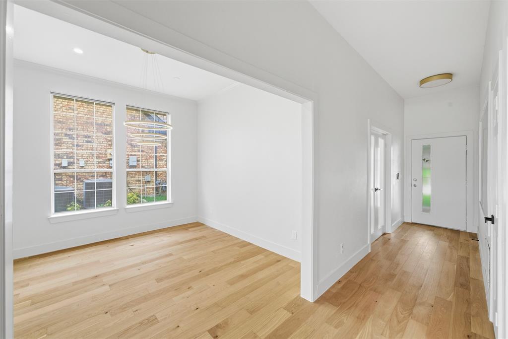 2104 Old Mcgarrah Road Property Photo 4