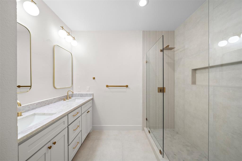 2104 Old Mcgarrah Road Property Photo 13