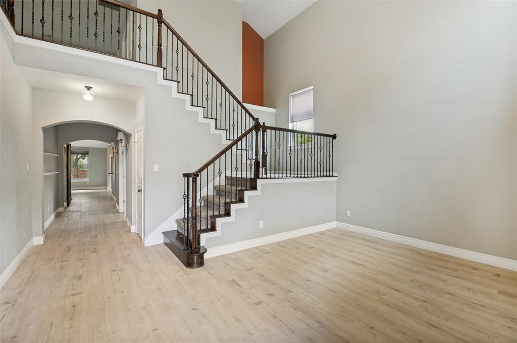 3809 Pitchstone Drive Property Photo 4