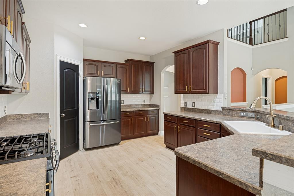 3809 Pitchstone Drive Property Photo 13