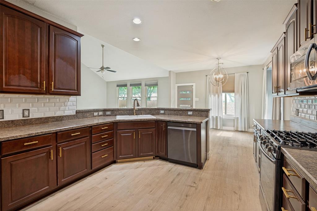 3809 Pitchstone Drive Property Photo 14