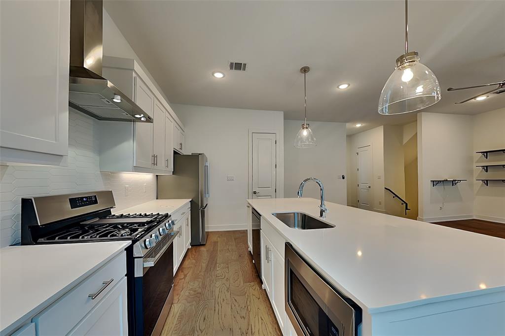 112 E Oscar Drive Property Photo 4