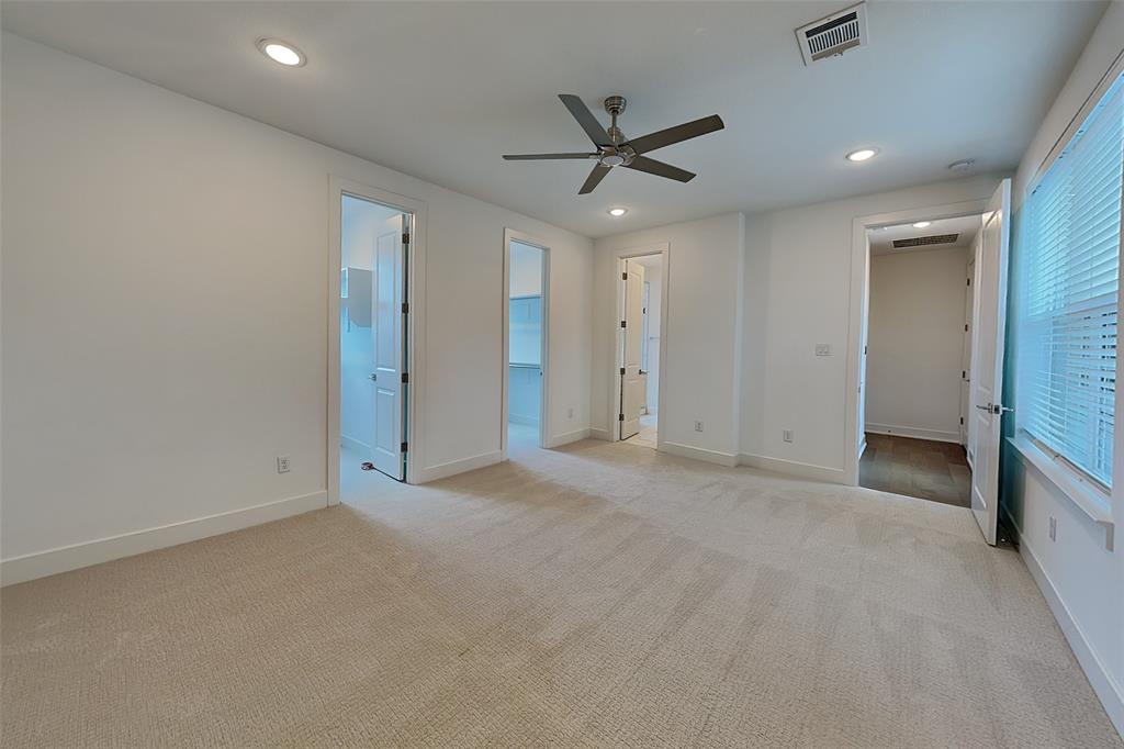 112 E Oscar Drive Property Photo 5