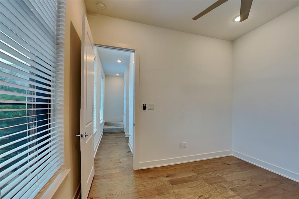112 E Oscar Drive Property Photo 15