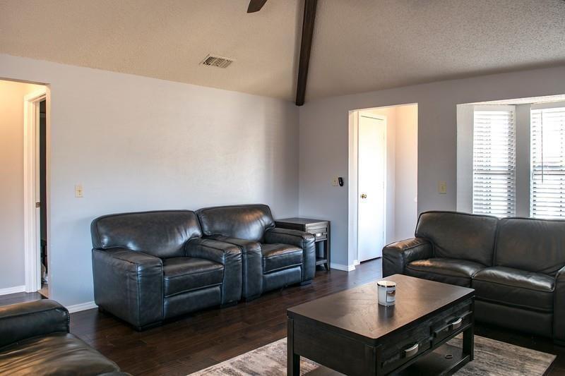 1100 Wimbledon Lane Property Photo 5