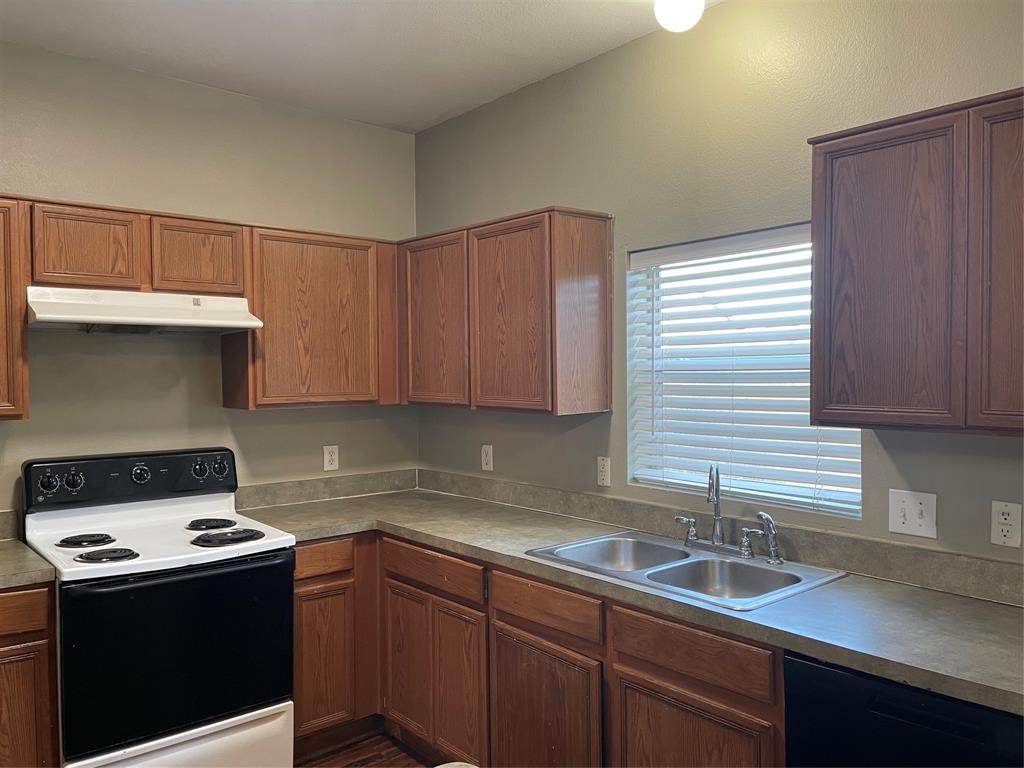 817 Greene Way Property Photo 4