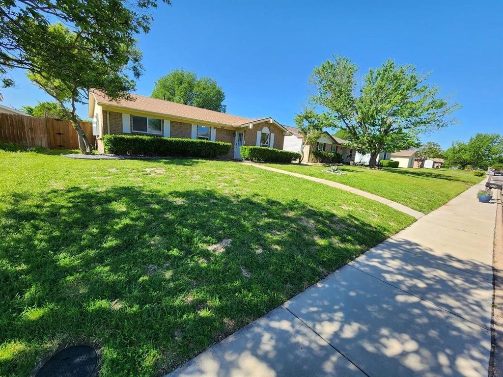 924 Meadow Mead Drive Property Photo 3