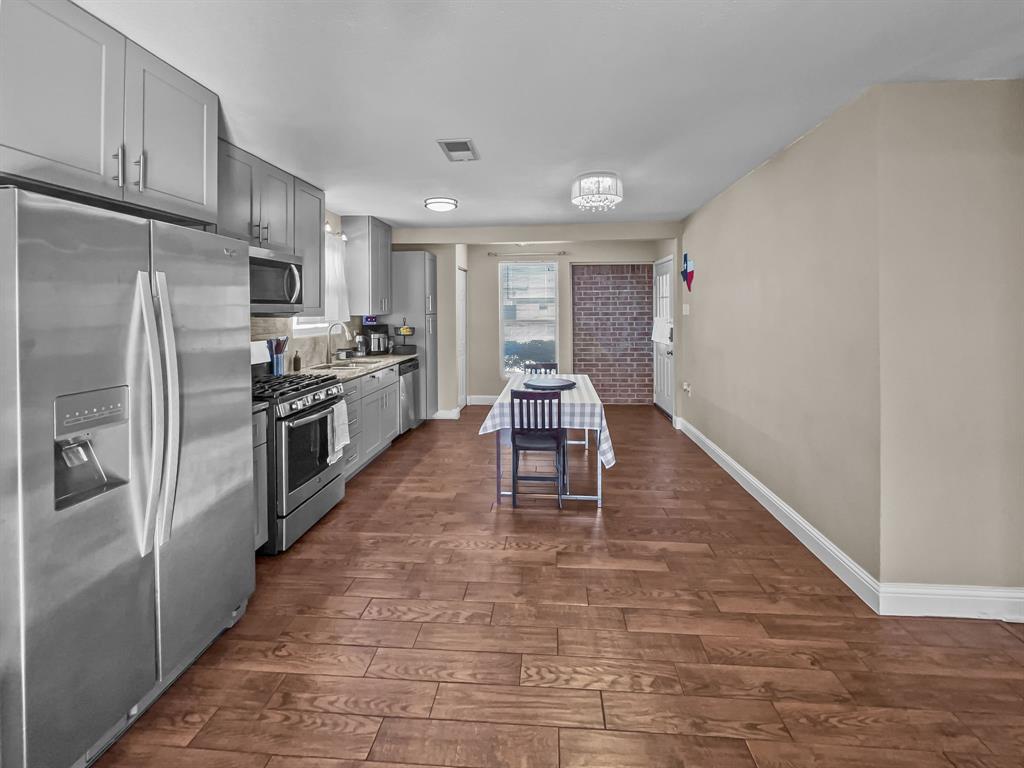 924 Meadow Mead Drive Property Photo 4