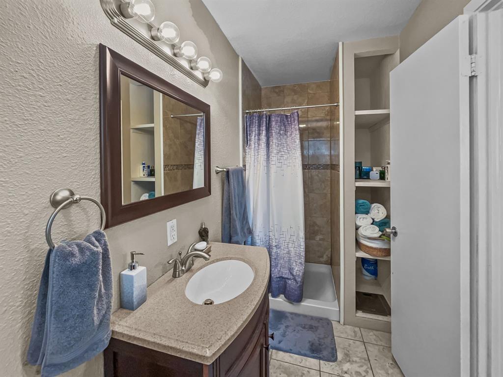 924 Meadow Mead Drive Property Photo 11