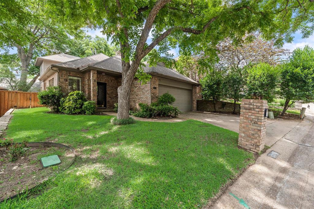 2314 Club Oaks Court Property Photo 1