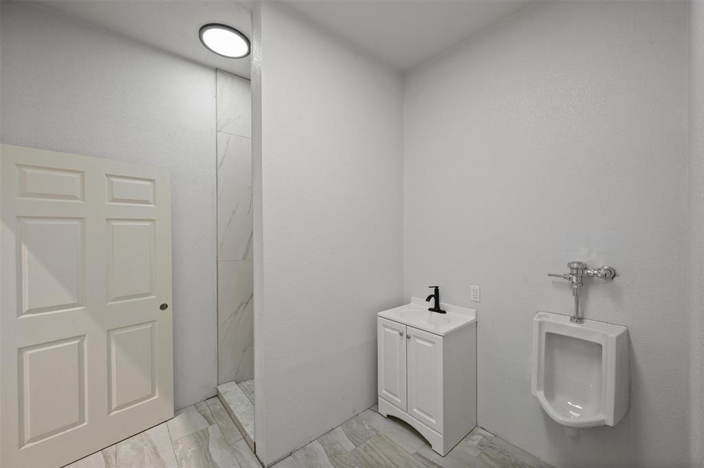 9404 Beagle Lane Property Photo 27