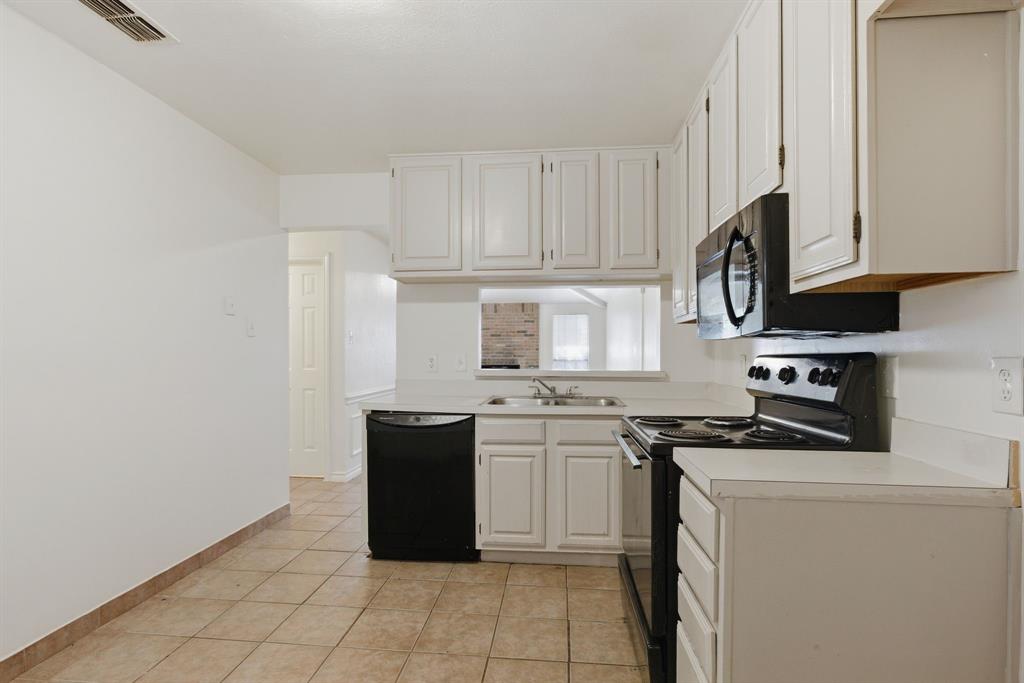 119 Larchbrook Drive Property Photo 10