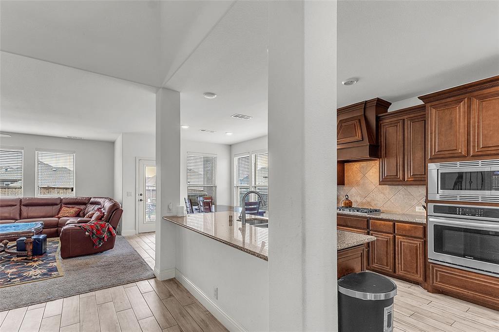 1318 Lantern Faith Drive Property Photo 6