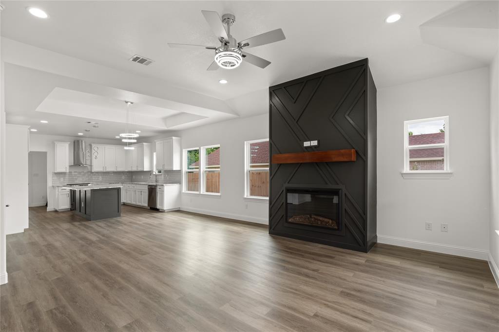 1015 Stella Street Property Photo 6