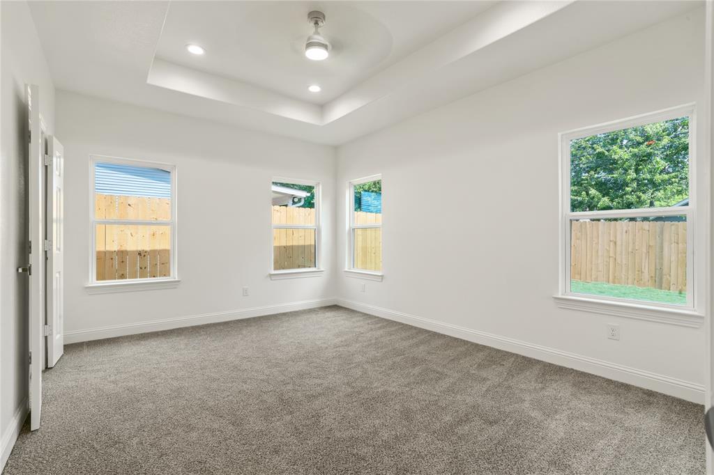 1015 Stella Street Property Photo 17