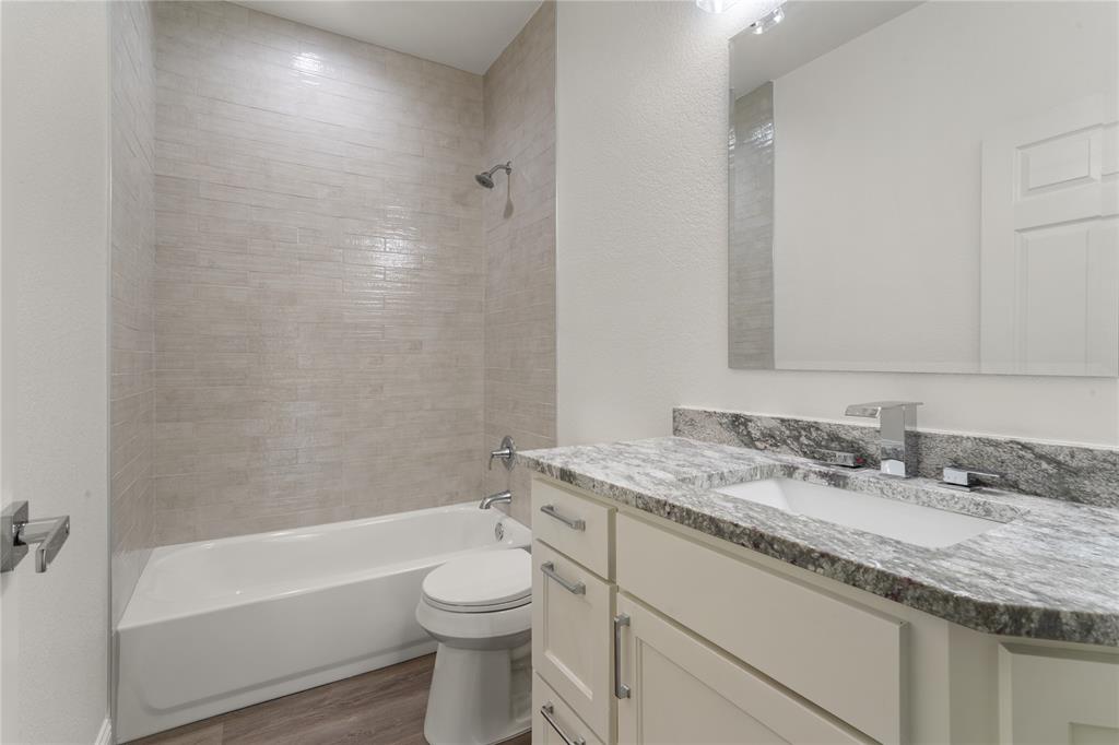 1015 Stella Street Property Photo 25