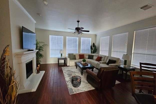 215 Lairds Drive Property Photo 8
