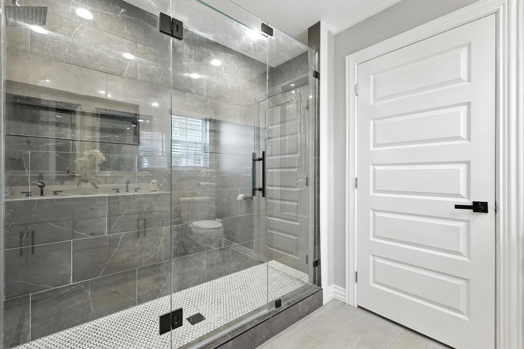 2013 W Shore Drive Property Photo 3