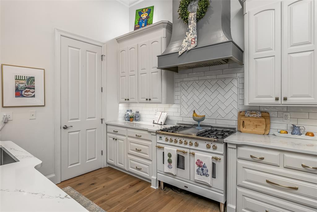 120 Carondelet Court Property Photo 11